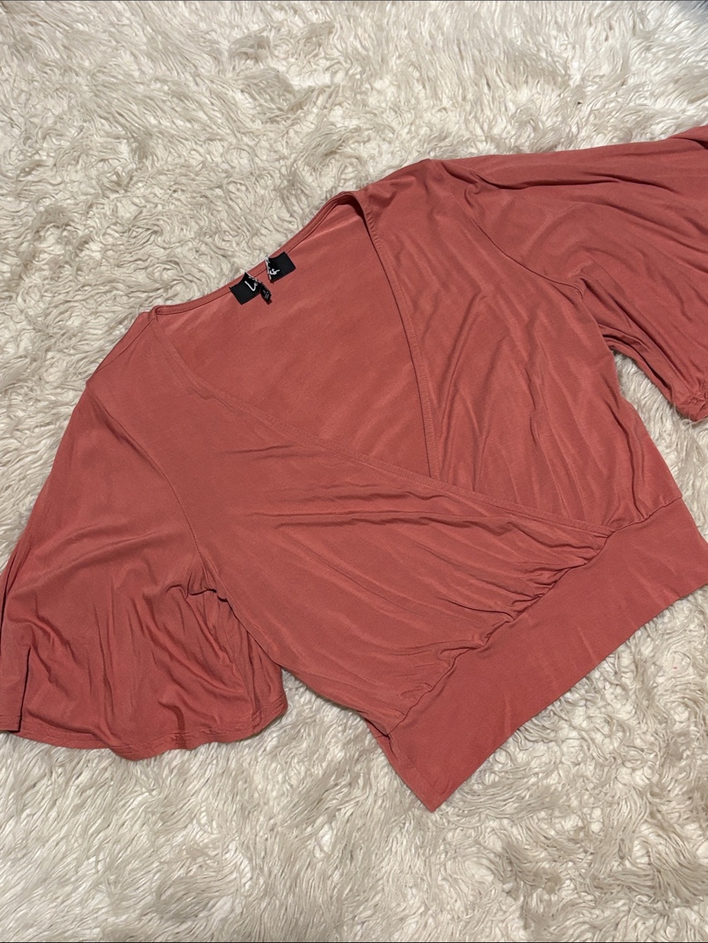 Wide sleeve lulus crop - Picture 3 of 6